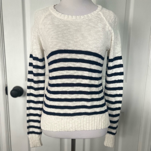 Lightweight White & Navy Striped Sweater (XS) - Picture 2 of 12